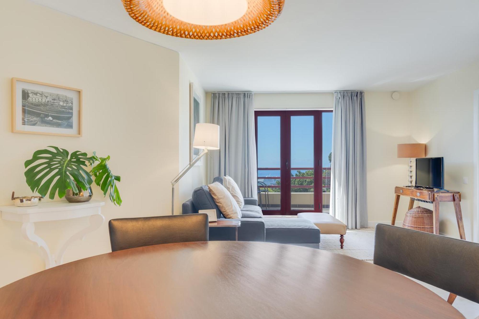 Apartment Marina Bay